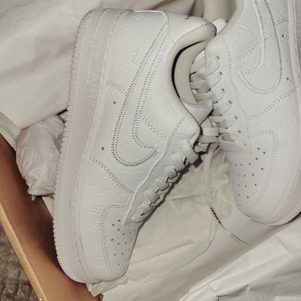 Sneakers - Picture 9 of 14